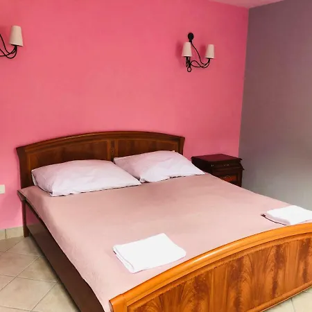 Inn Vila Iris *
